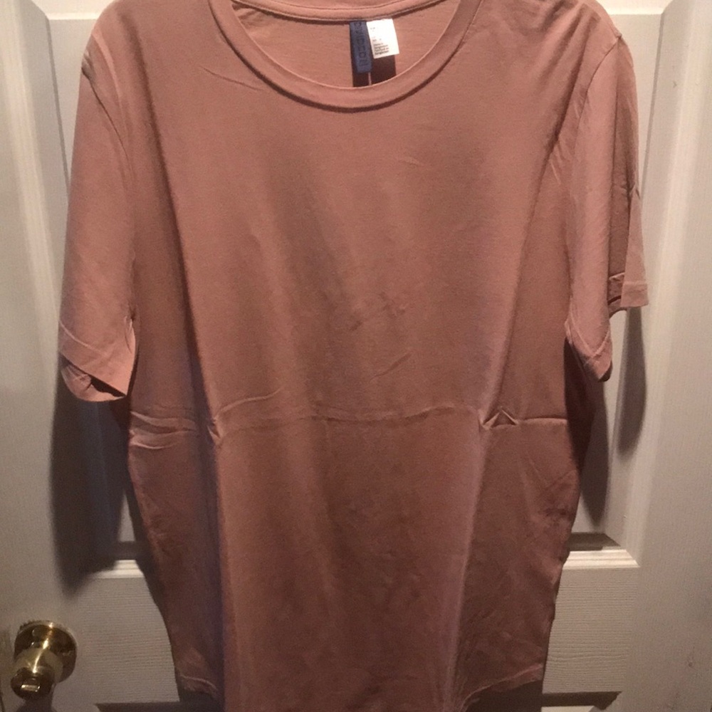 DIVIDED Teeshirt Color Salmon Used Size Large